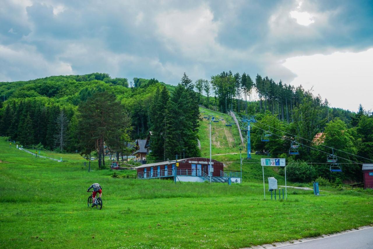 Valča Penzion Deer מראה חיצוני תמונה