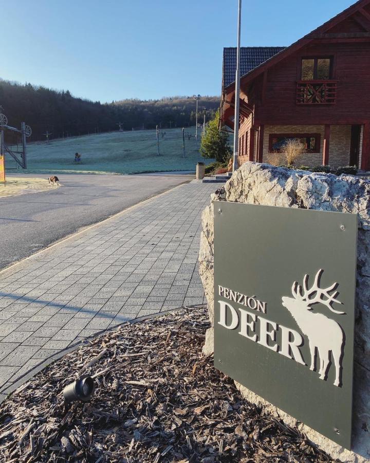 Valča Penzion Deer מראה חיצוני תמונה